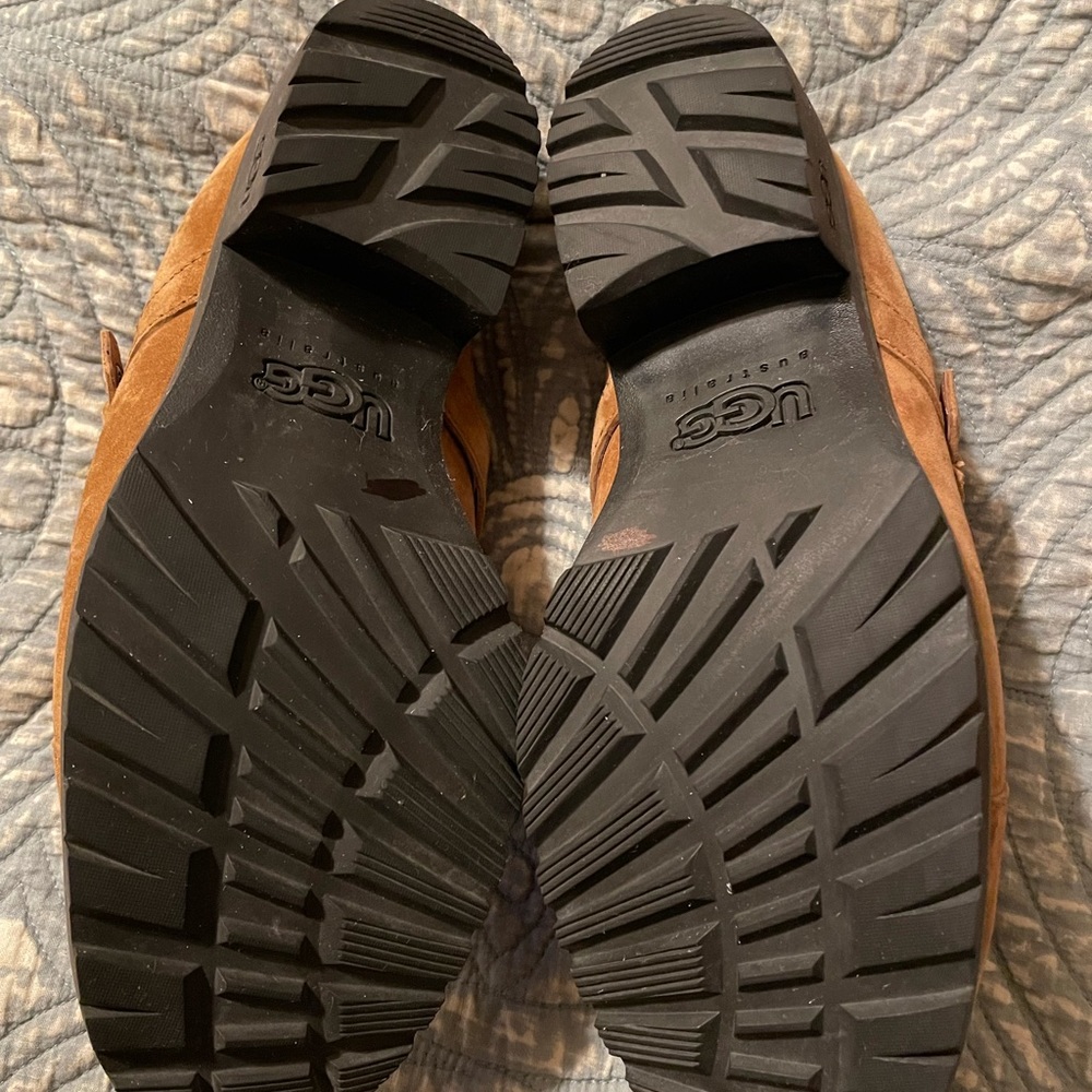 Ugg tan mules clogs 8 - Picture 4 of 11